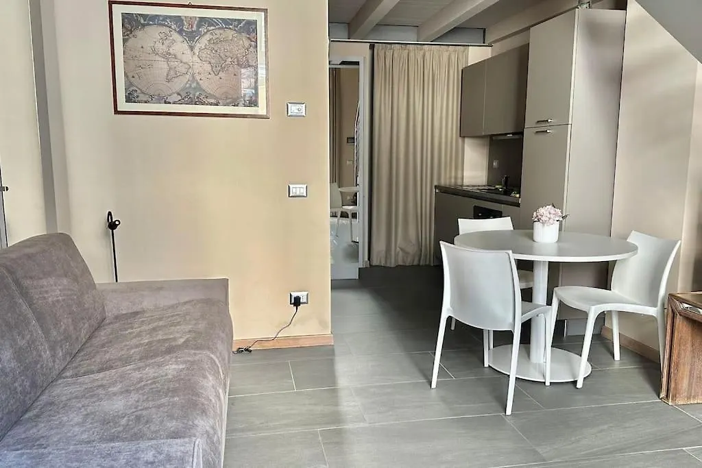 Couple'S Dream Loft 100Mt From Duomo And Lake Como Italy